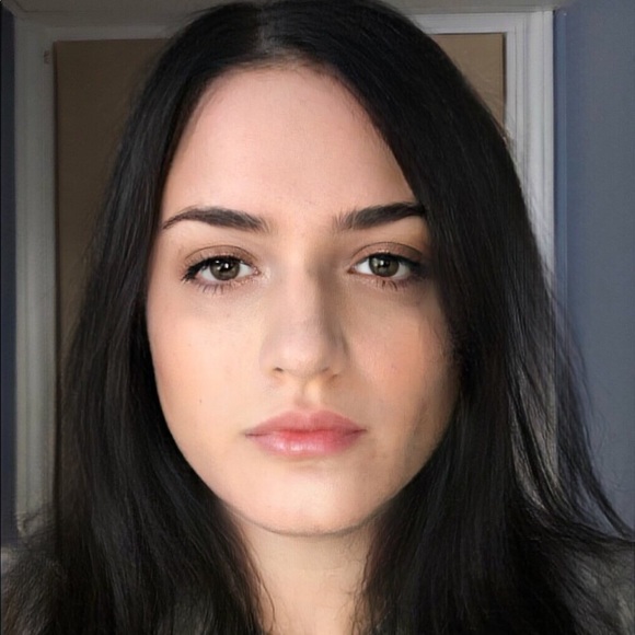 Meet your Posher, Caitlin - Picture 1 of 1